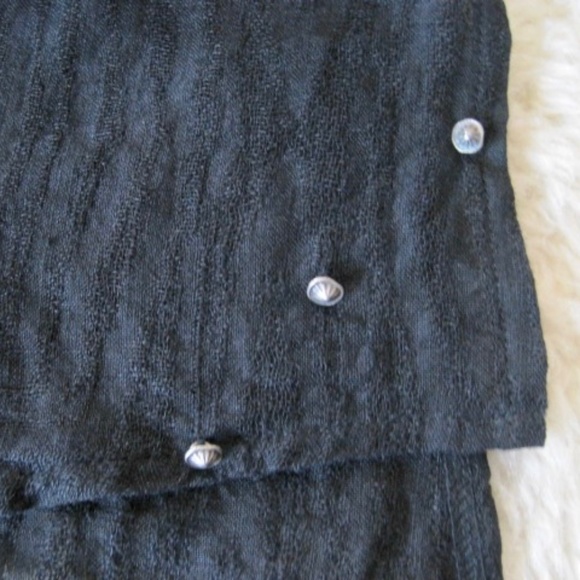 Caty Lesca Linen Top - Picture 6 of 9